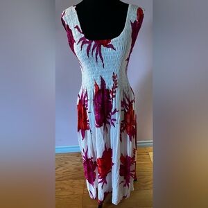 Sleeveless White Maxi Dress w/ Pink & Red Floral Pattern size M/L